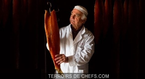 Portrait Du Producteur Du Sud Ouest J Barthouil Specialise Dans Le Foie Gras Confit Et Magret De Canards Mais Aussi Le Saumon Fume