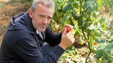 Alain Passard dans son potager  