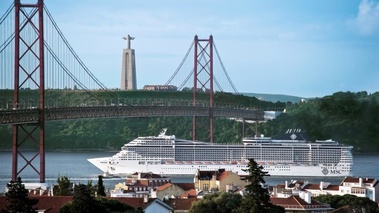 Paquebot le Divina à Lisbonne  