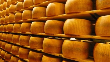 Lot 51 52 et 53 - LUIGI GUFFANTI 1876 Parmigiano Reggiano 48 mois Un fromage de légende, bénéficiant d'une AOP