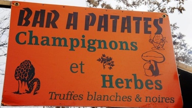 Le Bar à Patates du marché de l'Alma