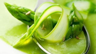 Vichyssoise d'asperges à l'anis vert