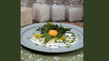 Jaune d'oeuf extra frais mariné au vinaigre de cidre et à la Fleur de Sel de Camargue