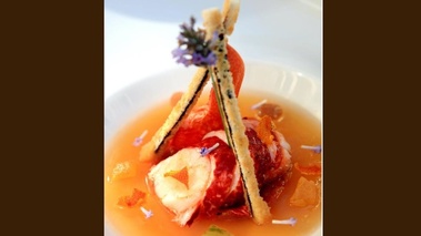 Homard aux tomates et agrumes