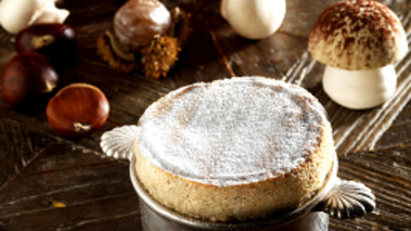 Soufflé à la chataigne et glace aux cèpes 