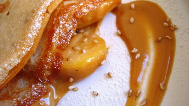 Crêpe aux pommes et caramel au beurre salé