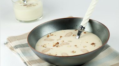 Crème de Haricots Tarbais à l’huile de noisette et sa mousse de parmesan