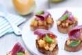 Crostini de melon et magret de canard