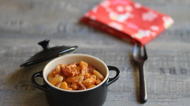 Haricots Tarbais au chorizo et a` la sauce tomate