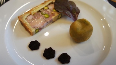 Paté en croute et cromesquis d'herbes