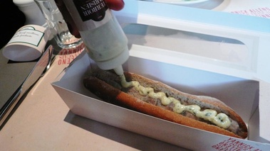 Le veau-chaud sauce gribiche façon hot-dog